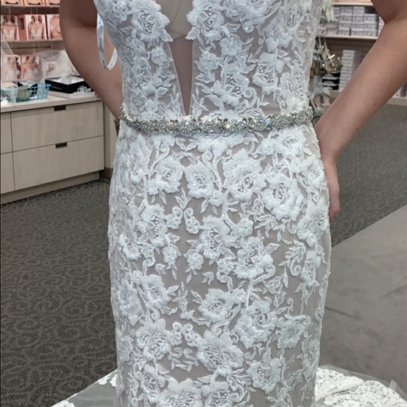 Galina Signature Wedding Dress - Picture 6 of 7